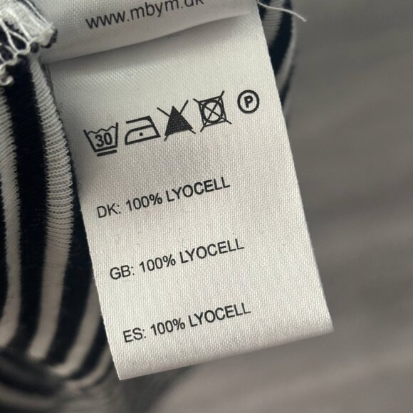 mbyM Black and White Striped T-shirt - Picture 5 of 5